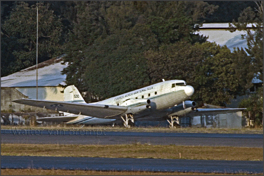 Vintage planes in Guatamala, by Walter van Brempt (2-2024)